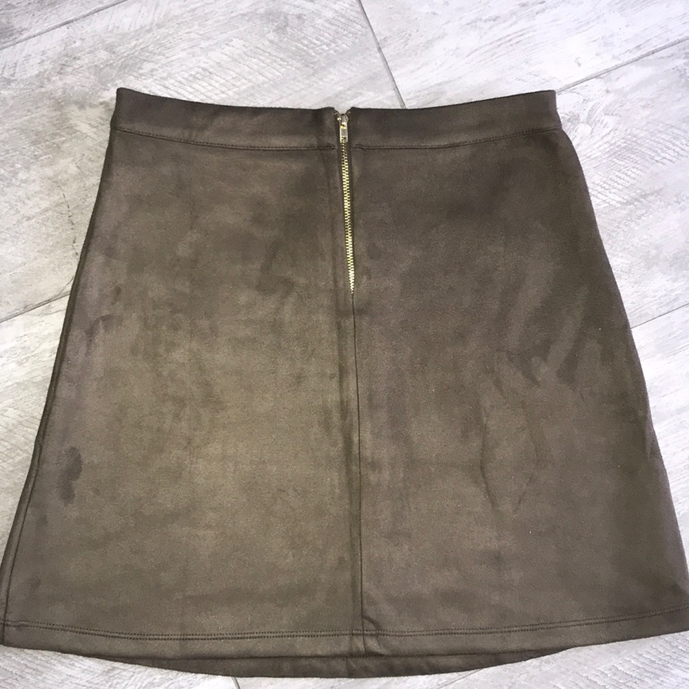 Skirt - Picture 3 of 3